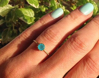 Blue Chalcedony Ring – Round Gemstone Vintage Crown Delicate Simple Hammered Gold Band