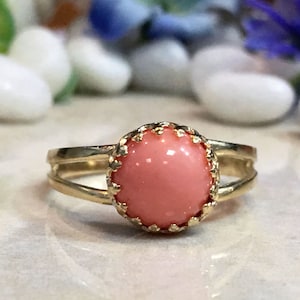 Coral Ring - Crown Ring - Round Gem Ring - Pink Ring - Gemstone Ring - Peach Coral Ring - Vintage Style - Gold Ring