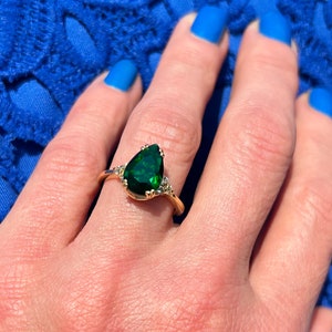 Emerald Ring - May Birthstone - Gold Ring - Gemstone Band - Statement Ring - Engagement Ring - Teardrop Ring - Cocktail Ring - Prong Ring