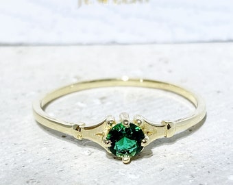 Emerald Ring - May Birthstone - Slim Ring - Prong Ring - Delicate Ring - Gold Ring - Gemstone Ring -  Simple Ring - Green Ring