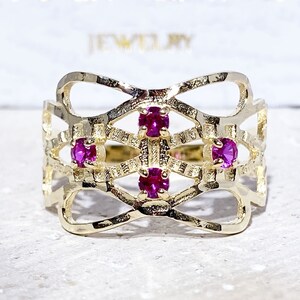 July Birthstone Jewelry - Ruby Ring - Gold Ring - Hammered Ring - Gemstone Ring - Dainty Ring - Fuchsia Ring - Simple Ring - Prong Ring