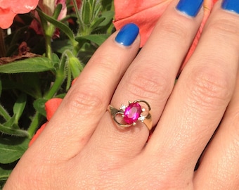 July Birthstone Jewelry - Ruby Ring - Gold Ring - Cocktail Ring - Dainty Ring - Fuchsia Ring - Oval Ring - Prong Ring - Delicate Ring