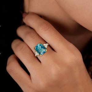 Blue Topaz Ring - December Birthstone - Statement Ring - Gold Ring - Engagement Ring - Rectangle Ring - Cocktail Ring - Gemstone Ring