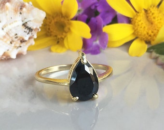 Black Onyx Ring – December Birthstone - Pear Gemstone Prong Set Teardrop Simple Dainty Gold Band