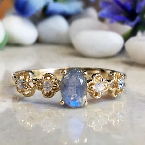 Labradorite  Ring - Grey Ring - Gold Ring - Stack Ring - Gemstone Ring - Rainbow Ring - Simple Ring - Tiny Ring - Prong Ring