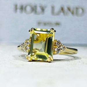 Lemon Quartz Ring - Natural Lemon Quartz - Statement Ring - Gold Ring - Engagement Ring - Rectangle Ring - Cocktail Ring - Yellow Stone Ring