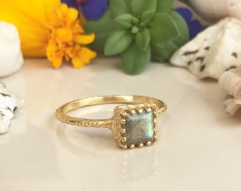 Labradorite Ring - Grey Ring - Genuine Gemstone - Gold Ring - Stacking Ring - Hammered Ring - Bezel Set Ring - Square Ring - Rainbow Ring