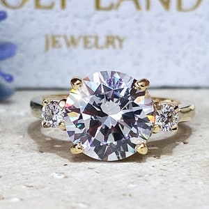 Clear Quartz Ring - April Birthstone - Statement Ring - Gold Ring - Engagement Ring - Round Ring - Cocktail Ring - Prong Ring -Gemstone Ring