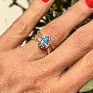 Labradorite Ring - Grey Ring - Statement Ring - Gold Ring - Engagement Ring - Teardrop Ring - Cocktail Ring - Rainbow Ring - Prong Ring