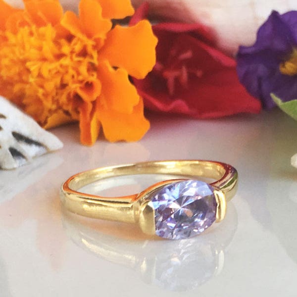 East-West Lavender Amethyst Ring – Oval Prong Light Purple Gemstone Simple Stacking Gold Band