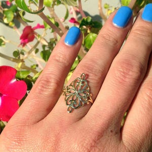 Anillo de oro - Anillo de flores - Anillo de encaje - Anillo de hojas - Anillo llamativo - Anillo de filigrana - Anillo delicado - Regalo para ella