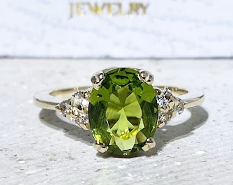 Anillo de peridoto - Joyería de piedra de nacimiento de agosto - Anillo de declaración - Anillo de oro - Anillo de compromiso - Anillo ovalado - Anillo de cóctel - Anillo de punta