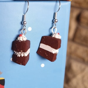 Slices of cake earrings. image 8