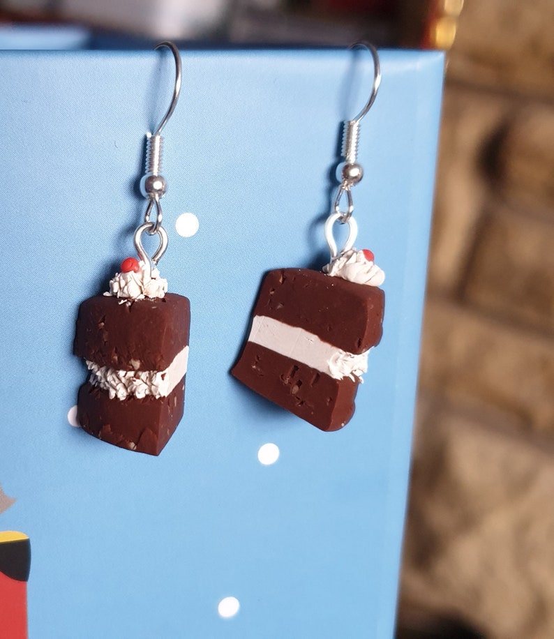 Slices of cake earrings. image 8