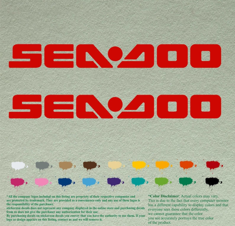 K&ouml;nnte beinhalten: Zwei rote Vinyl-Aufkleber mit dem Text "SENA00" in einer fetten, serifenlosen Schrift. Die Aufkleber sind f&uuml;r die Verwendung auf Booten oder anderen Wasserfahrzeugen bestimmt.