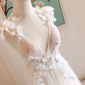 Boho Wedding Dress with Applique 3D Flowers Wedding Dress Embroidery Vintage Boho Wedding Dress with Lace Tulle Jumpsuit Wedding Dress