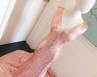 Abiti da damigella d'onore graziosi con paillettes oro rosa, abito sirena metallizzato scintillante per matrimonio, scollo a V