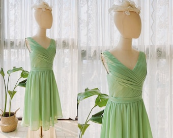 short sage green bridesmaid dresses,v neck elegant short chiffon dress bridesmaid,sage green dress for wedding