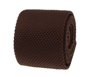 Donkerbruine gebreide stropdassen. Chocoladebruine gebreide stropdas. Smalle herenstropdas. Cadeau voor bruidsjonkers.