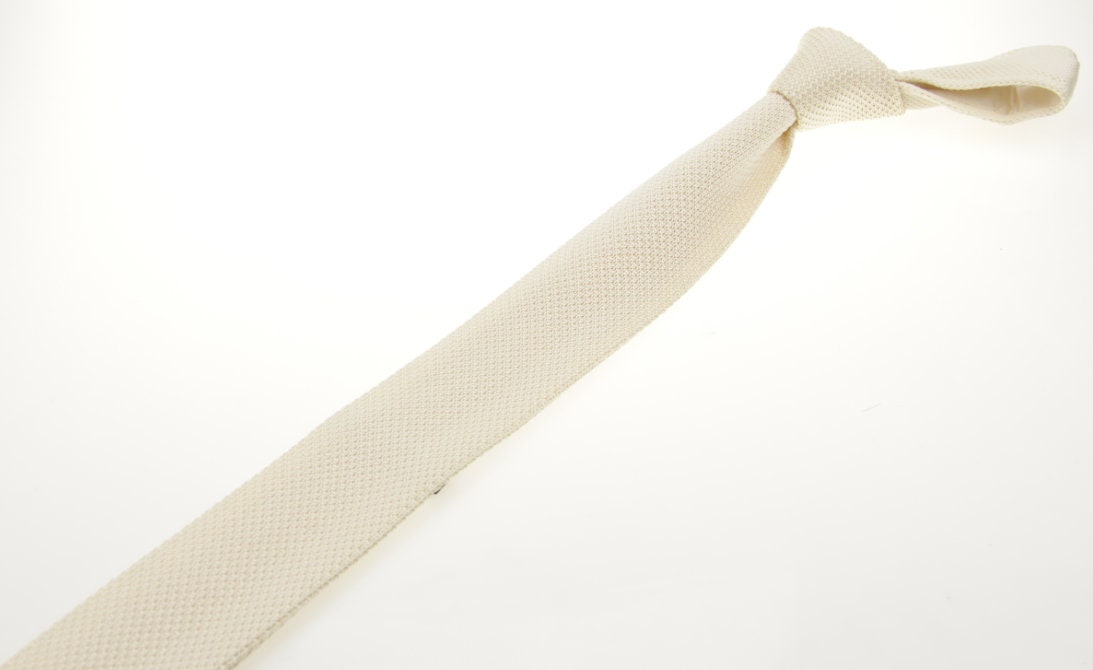 ivory knitted tie