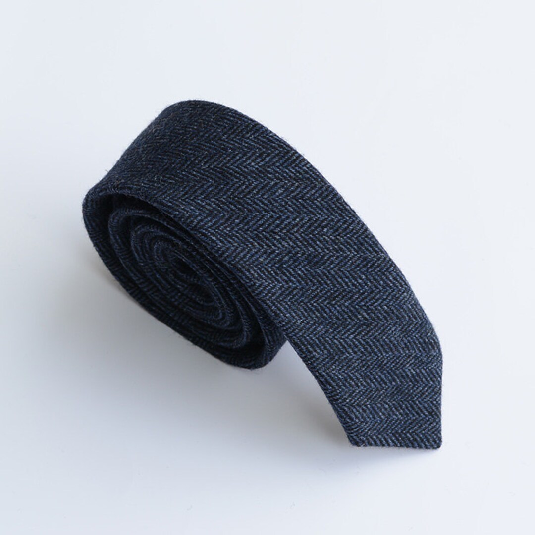 mens navy shirt and tie