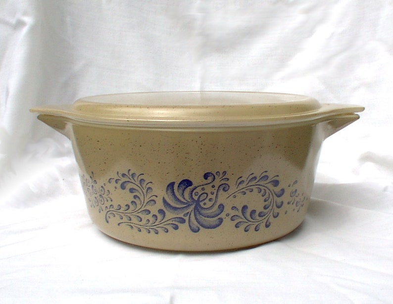 Pyrex Homestead 2 12 Quart Covered Casserole 475 With Matching Lid