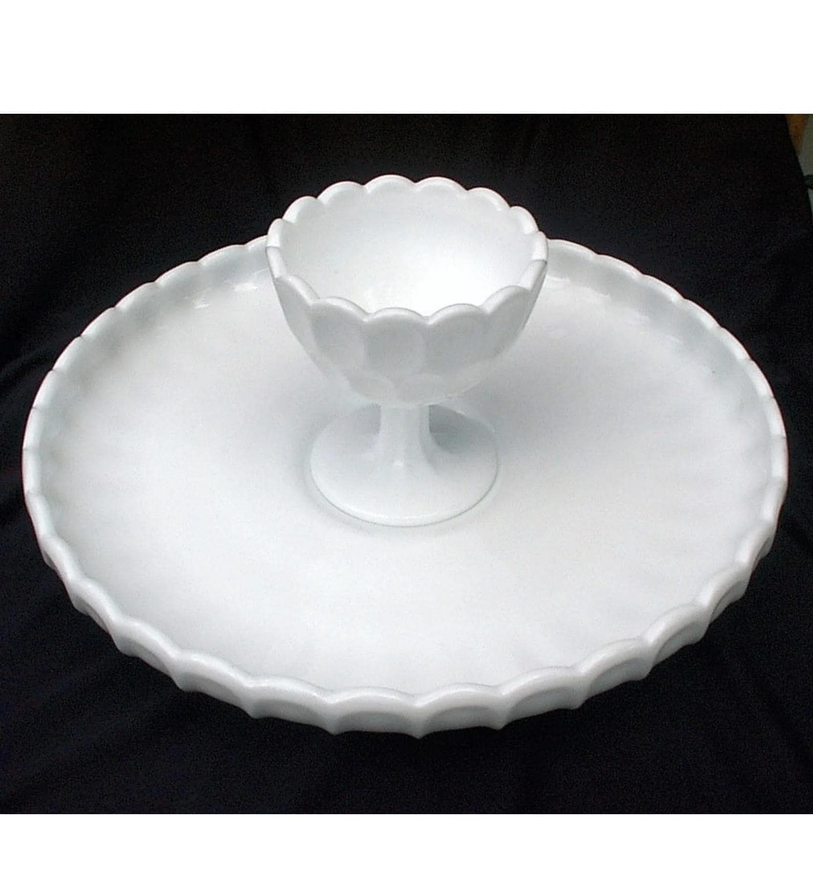 フェントン蓋付きミルクガラス il_fullxfull.6236735548_e5n9.jpg