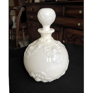 Decantador de vidrio ópalo para leche, tocador, artículo de baño con tapón, década de 1800, Gillander & Sons