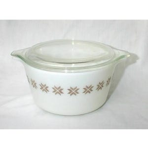 Town and Country Casserole And Lid  1 Quart Pyrex Vintage 473 White
