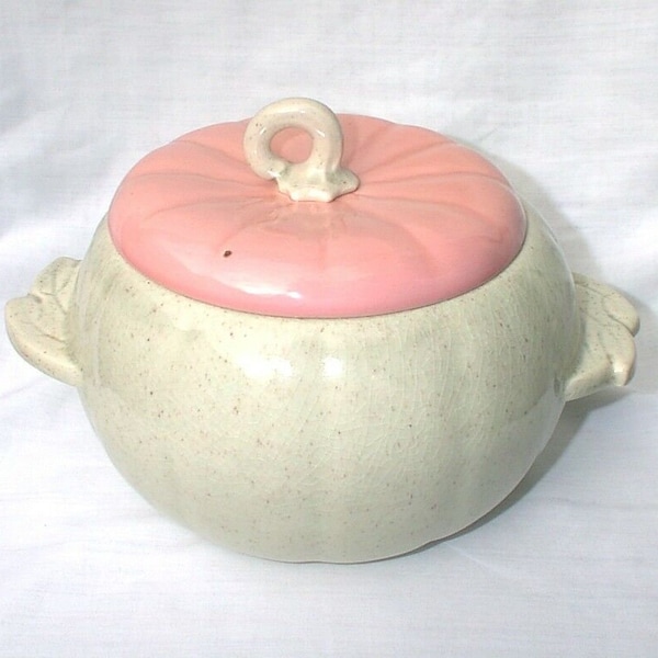 Hoenig Early California Pottery Gray Casserole Dish With Pink Lid Leaf Handles