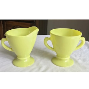 Service à crémier et à sucre en verre noisette Atlas Ovide Chartreuse des années 50, milieu du siècle