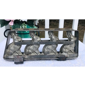 Antique CHOCOLATE MOLD 4 RABBITS Van Emden Company Hinged 3 3/4&quot; Tall Easter Candy