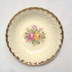 Set von vier Quaban Royal 13,5 cm Obstsauce Schalen China Goldrand Rosa Blumen 1930er Jahre