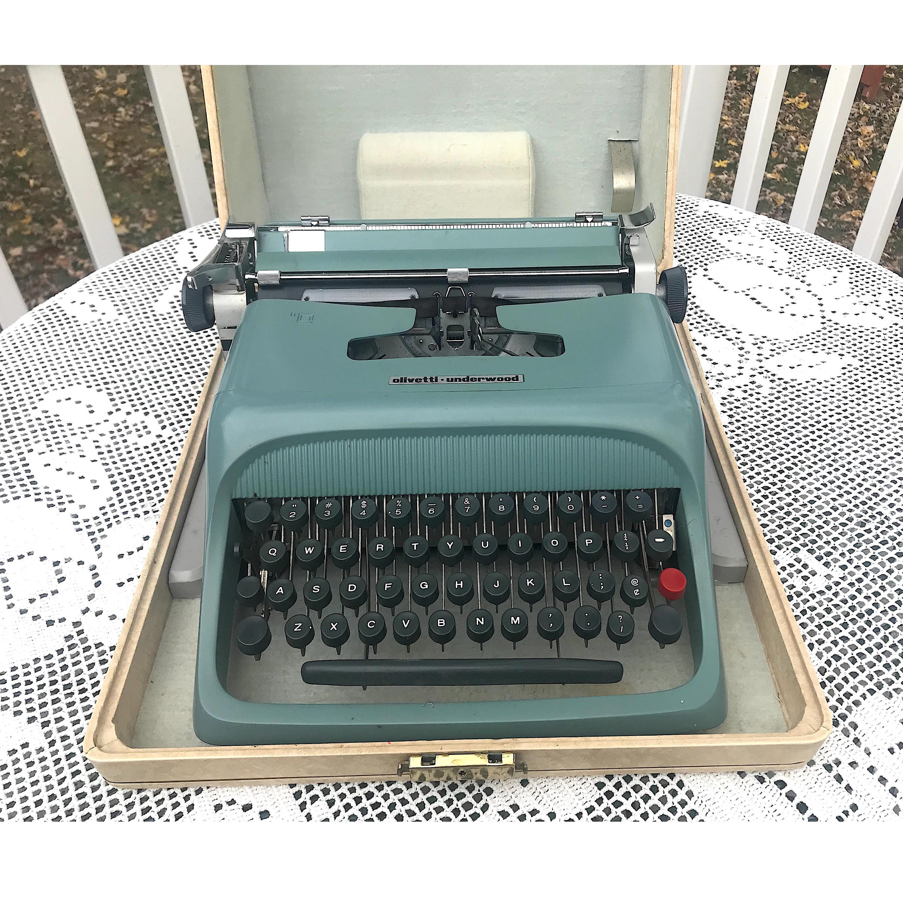 Olivetti typewriter - Etsy 日本