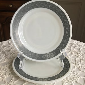 SET OF TWO Corning Decor 7 1/4&quot; Bread Dessert Gray Laurel Leaf Plates