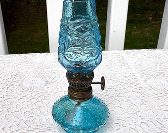 Lámpara de queroseno de aceite azul en miniatura para exhibición de muñecas en Hong Kong