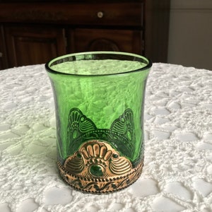 Colorado LACY MEDALLION Emerald Green Glass Whiskey Water Tumbler Gold Early American Pattern Glass 1900