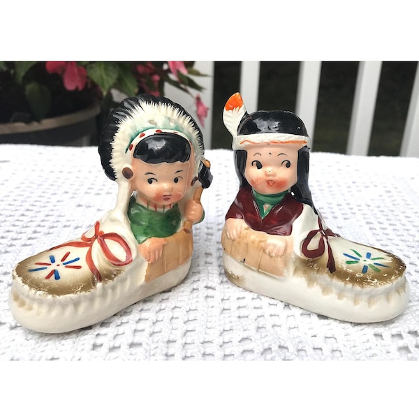Mocassins salières et poivrières pour enfants amérindiens Japon années 60