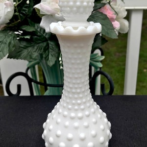 Bouteille de parfum Avon Milk Glass Hobnail Buret Roses Fleurs image 3