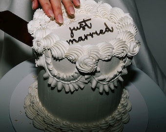 Just Married Cake Charm – Vintage Style Acrylic Wedding Topper – Handmade Wedding Decoration from Australia