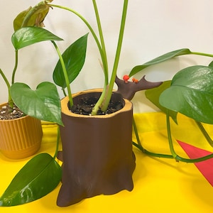 Tree stump planter with mushroom accents - 3D printed wood pot for small plants, succulents, cactus - 5 inch tall pot