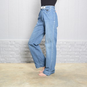 Jeans vintage anni &#39;60-&#39;70, vestibilità comoda, pantaloni a zampa d&#39;elefante, gamba larga, svasati, denim indaco sbiadito, 26x30, vita 26, jeans da lavoro hippie boho, cintura da uomo in vita.