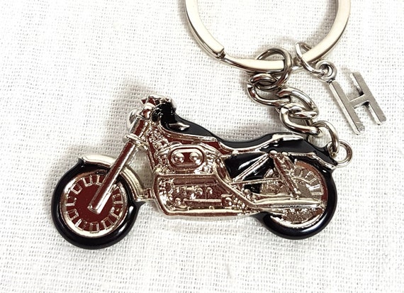 MEN/'S SILVER CLASSIC RACING MOTORBIKE ENAMEL METAL KEYRING GIFT IDEA UK SELLER