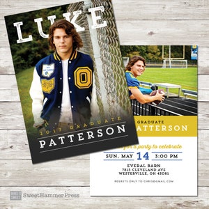 Op de afbeelding: Afstudeeraankondiging met een jonge man in een blauw en goudkleurig varsityjack. De aankondiging bevat de naam "LUKE" bovenaan, met "2017 GRADUATE PATTERSON" eronder. Een tweede kaart toont de afgestudeerde met een voetbal.