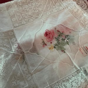 Bellissima tovaglia vintage in pizzo ricamato