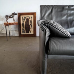 Vintage 1980s postmodern De Sede sofa in grey leather upholstery