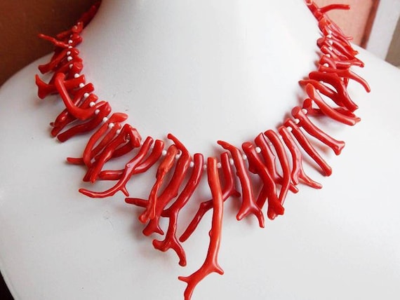 Pierre Brute De Corail Rouge Naturel Poli - Branche D'Italie - Poids 8 Carats - Taille 35x23mm