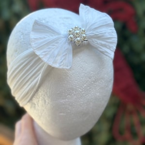 White Pearl Bow Headband, Baby Pearl Headband, Baby Headband, Photo Prop, Baby White Headband, Flower Girl Headband, Baptism, 985
