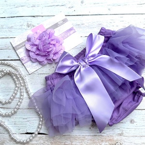 Lavendel Baby Mädchen Outfit, lila Stirnband und Bloomer Rock Outfit, Baby Mädchen Rüschen Baby Bloomer, Baby Shower Geschenk, Fotoshooting Outfit