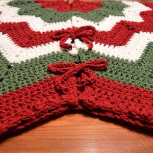 Handmade Large Crochet Christmas Tree Skirt with Bobble Edge, Xmas Tree Skirt, Retro Tree Skirt 52 image 2